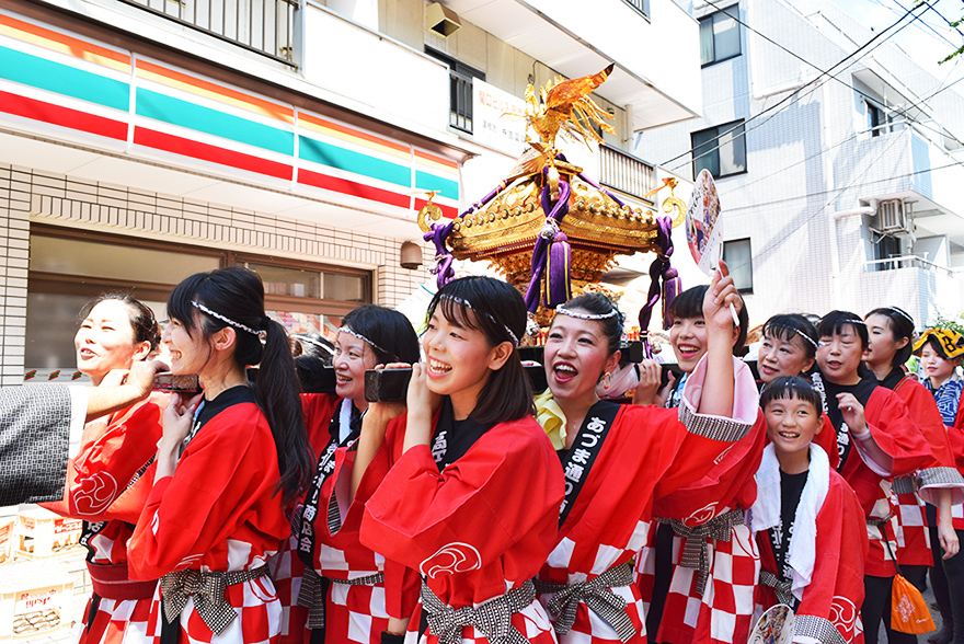 女神輿 毎日新聞